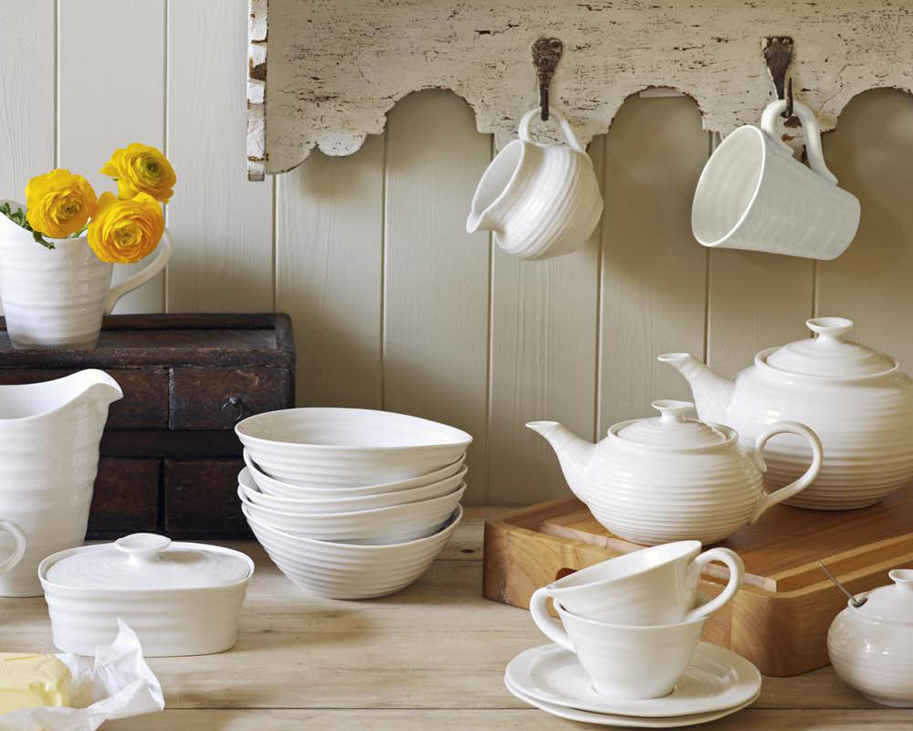 Chinaware from our discounted chinaware outlet.